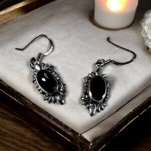 Fancy Sterling Silver Oval Onyx French Wire Earrings Retro Vintage Timeless